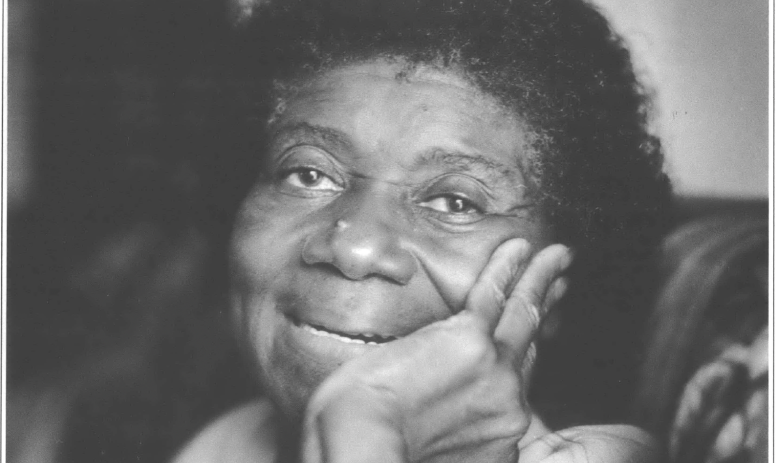 Photo portrait of Annie Smart