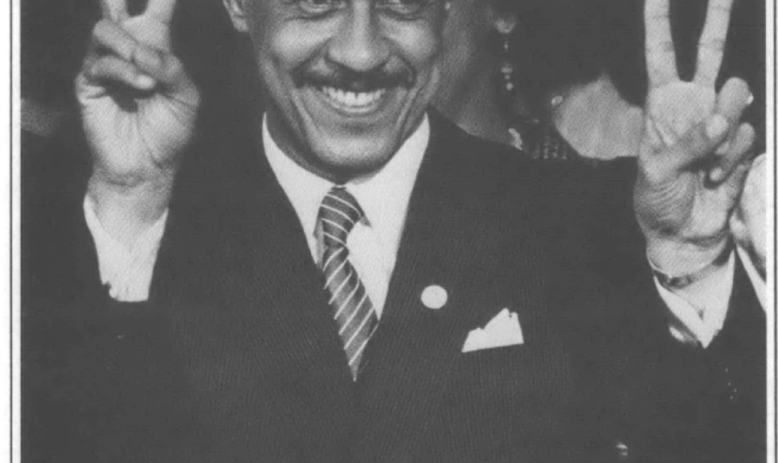 Doug Wilder throwing up two peace signs after winning 1985 lieutenant governor race